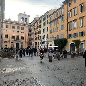 https://casa-trevi-1.it-romehotels.com