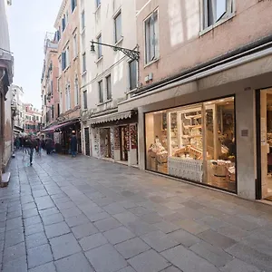 https://san-lio-romantic-x2-a-rialto.hotelslidodijesolo.com